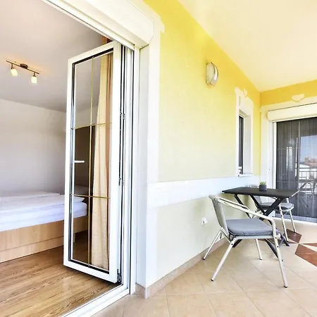 Tomic Apartment *