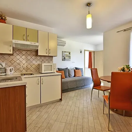 Tomic Apartment *