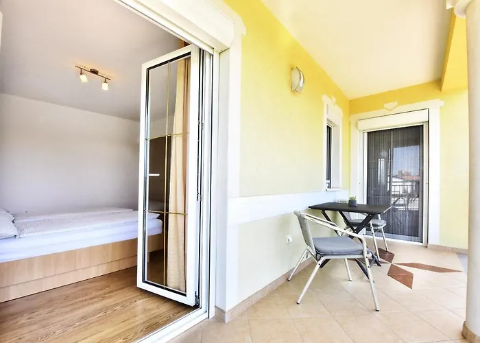 Tomic Apartment *